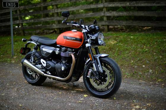 TRIUMPH SPEED TWIN 
